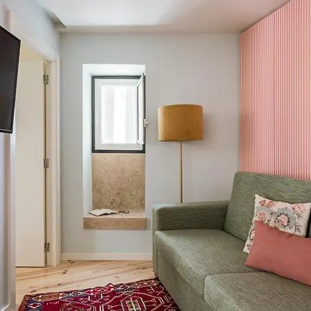 Joivy Flats Next To Rossio Square And Main Lisbon Attractions-2